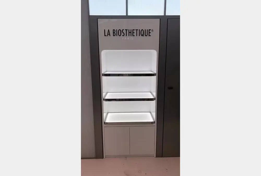 Gabinete de exhibición de cosméticos