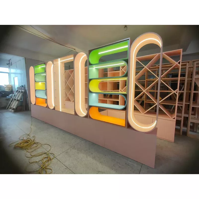 Estante de exhibición de madera